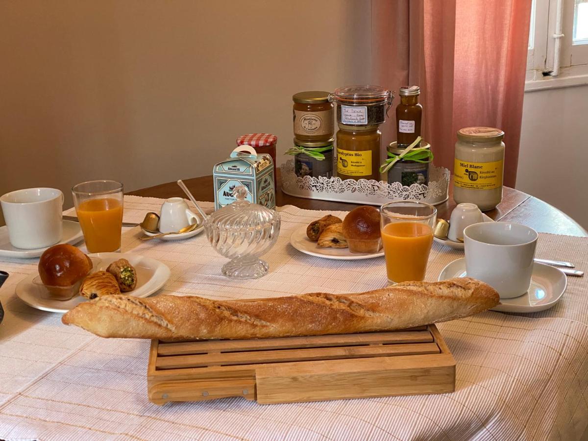 La Bastide Du Castellet Hotel Ле Кастеле Екстериор снимка