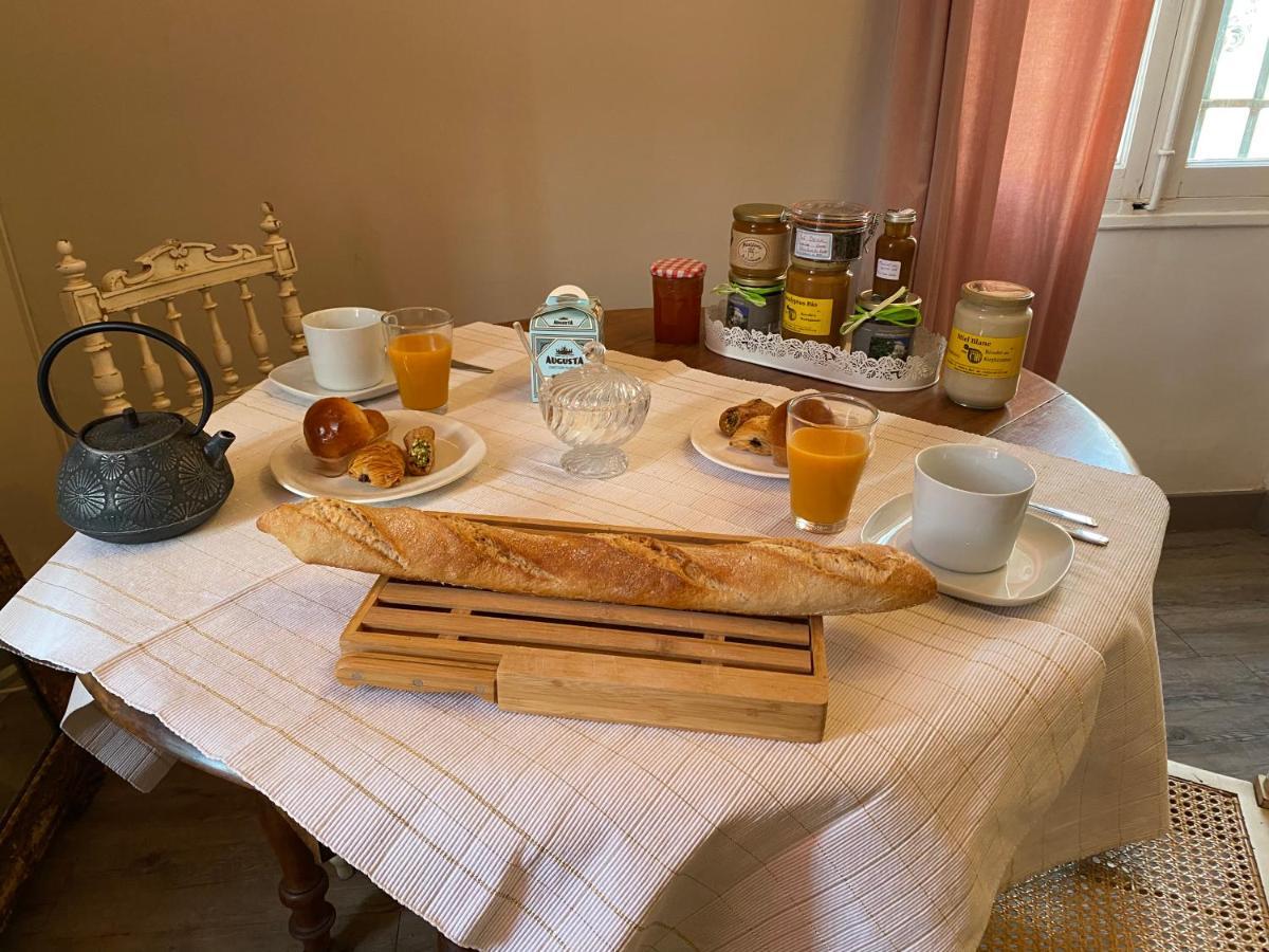 La Bastide Du Castellet Hotel Ле Кастеле Екстериор снимка