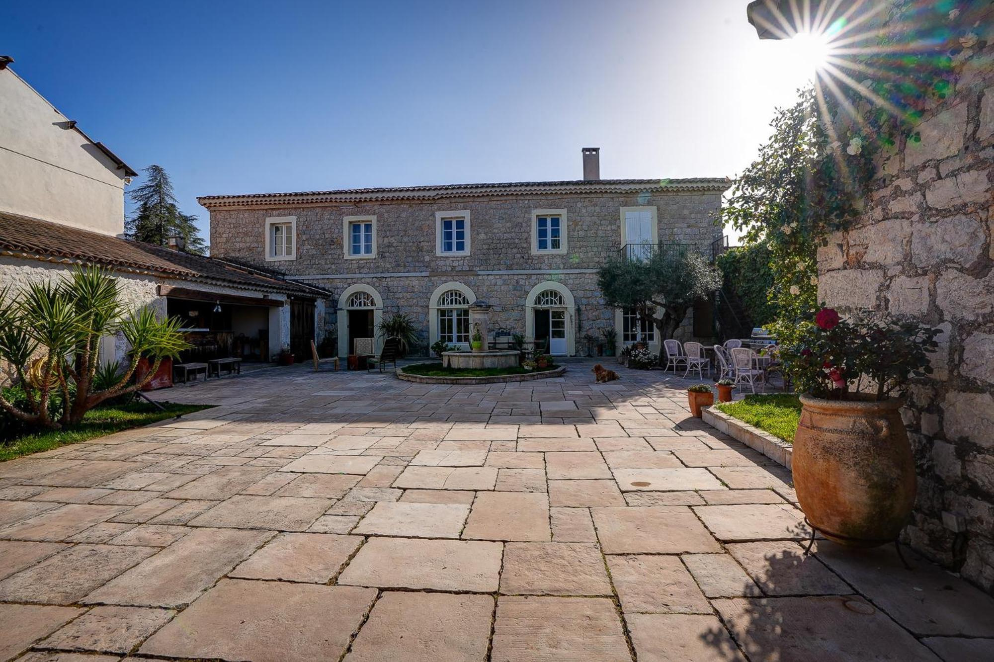 La Bastide Du Castellet Hotel Ле Кастеле Екстериор снимка