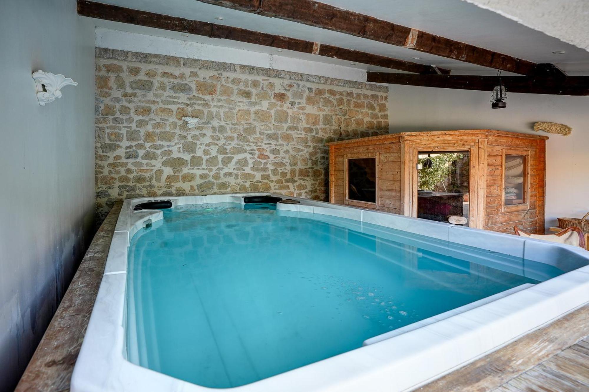 La Bastide Du Castellet Hotel Ле Кастеле Екстериор снимка