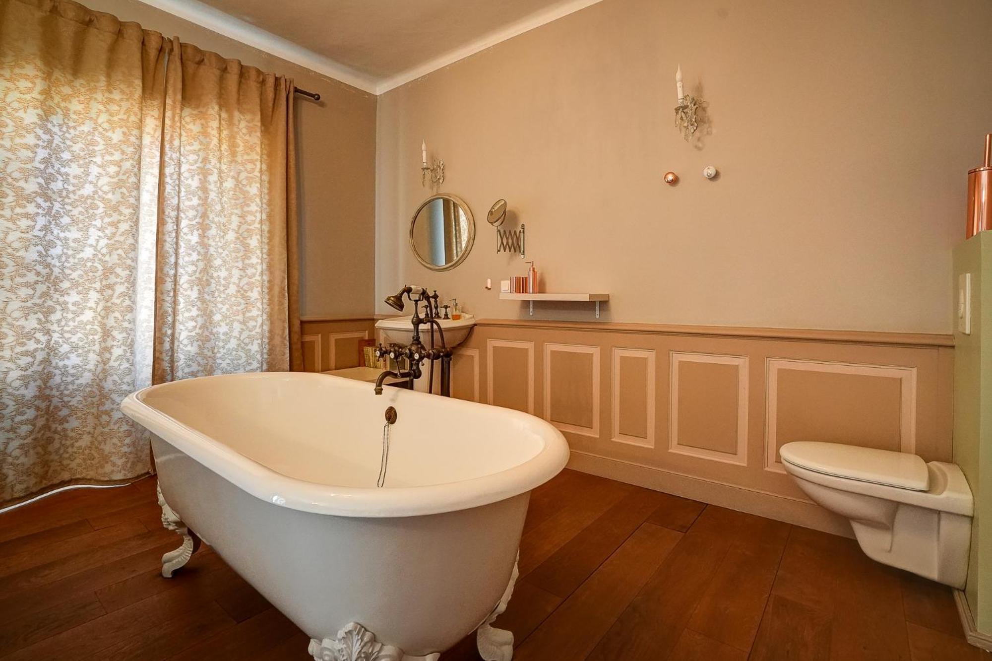 La Bastide Du Castellet Hotel Ле Кастеле Екстериор снимка