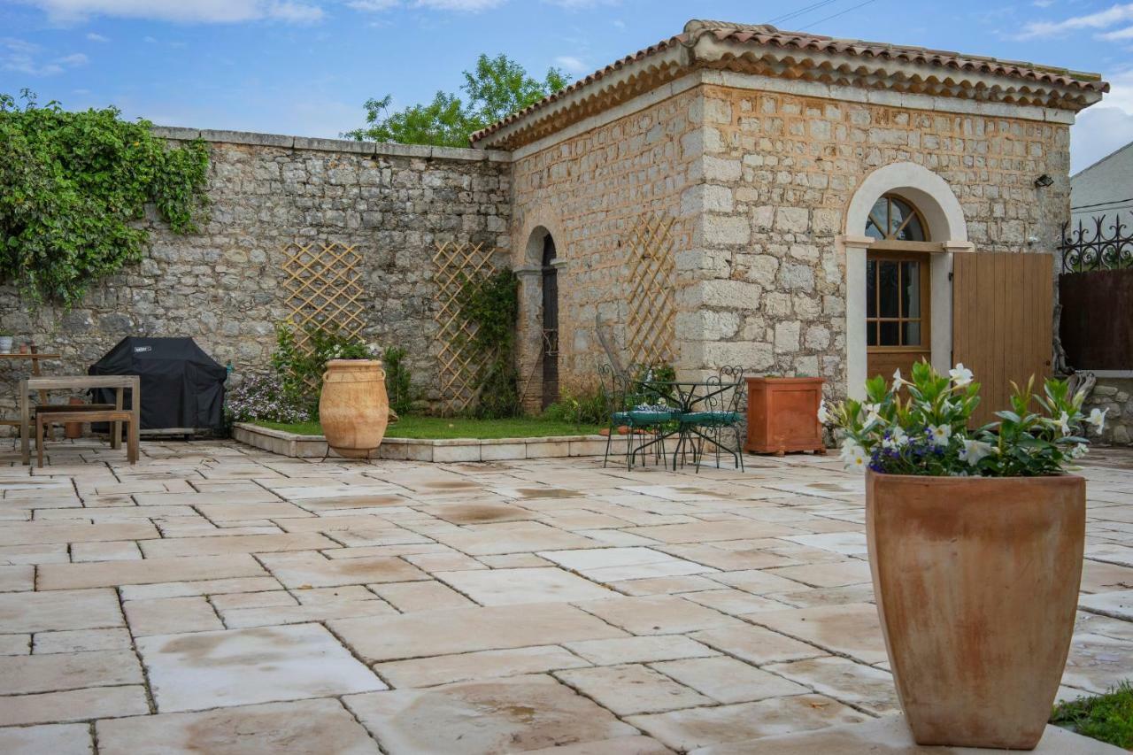 La Bastide Du Castellet Hotel Ле Кастеле Екстериор снимка